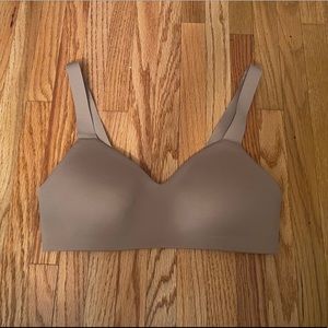 NWOT Lululemon Hold True Bra 32B Soft Sand